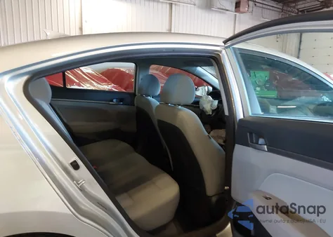 2017 Hyundai Elantra Se z USA, uszkodzony, nr VIN 5NPD84LFXHH042269